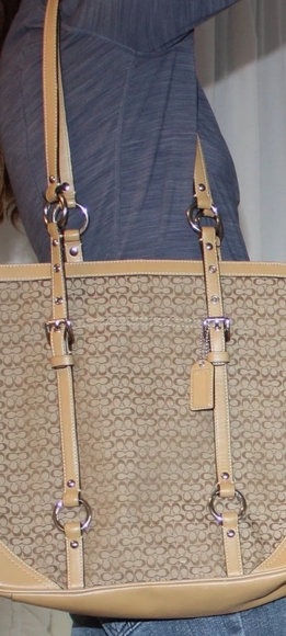 Coach Tote - Picture 15 of 15